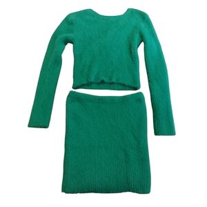 EUC Art Class Vibrant Green Fuzzy Fabric SOFT Stretchy Size 6/7 Holiday